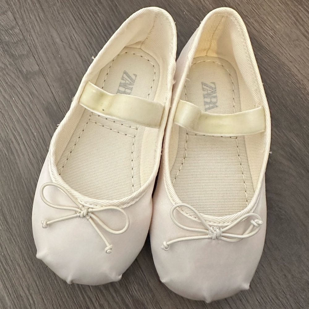 Zara Kids Cream Dress Shoes